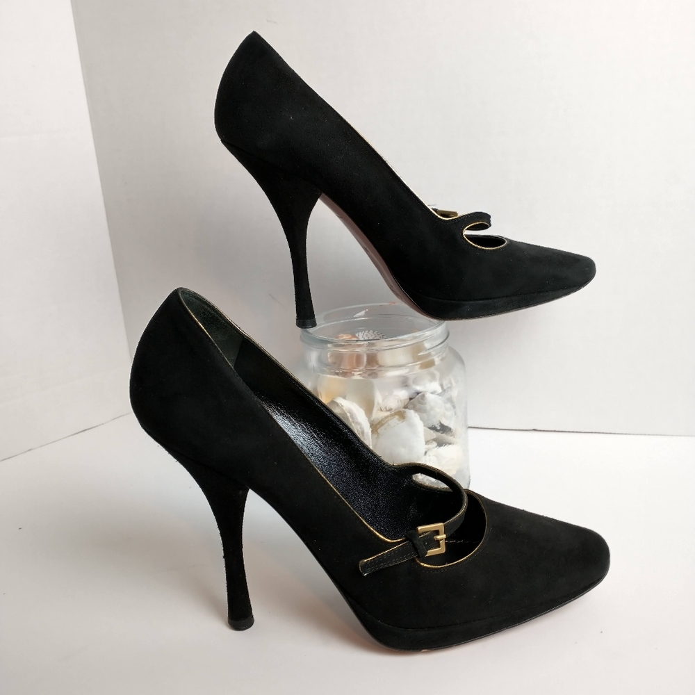 Louis Vuitton heels suede pumps stunning sz 8 Louis heels vintage